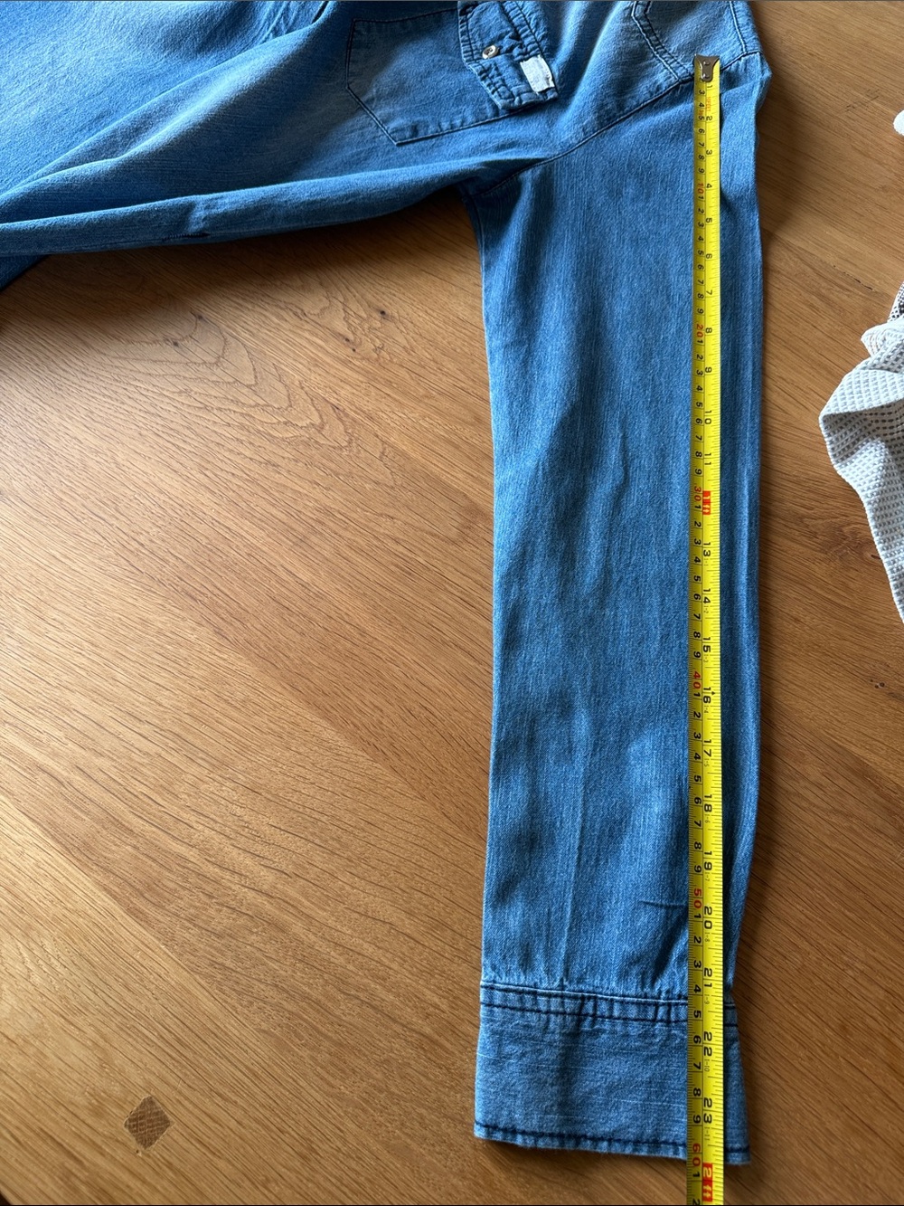 7 For All Mankind Light Blue Denim Button-Down Mini Dress - Picture 14 of 14
